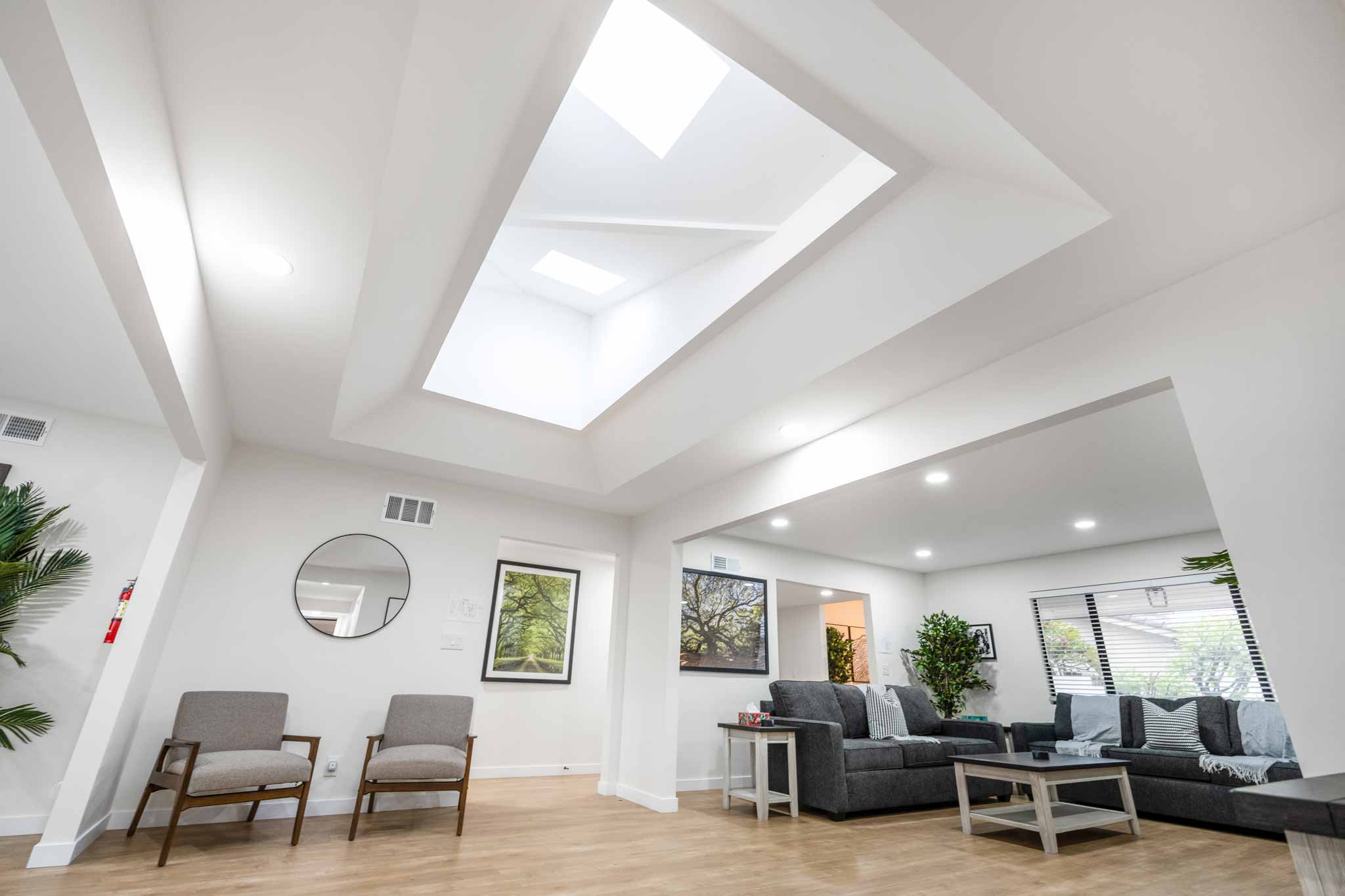 photo of the living room and skylight in a prescription drug detox program